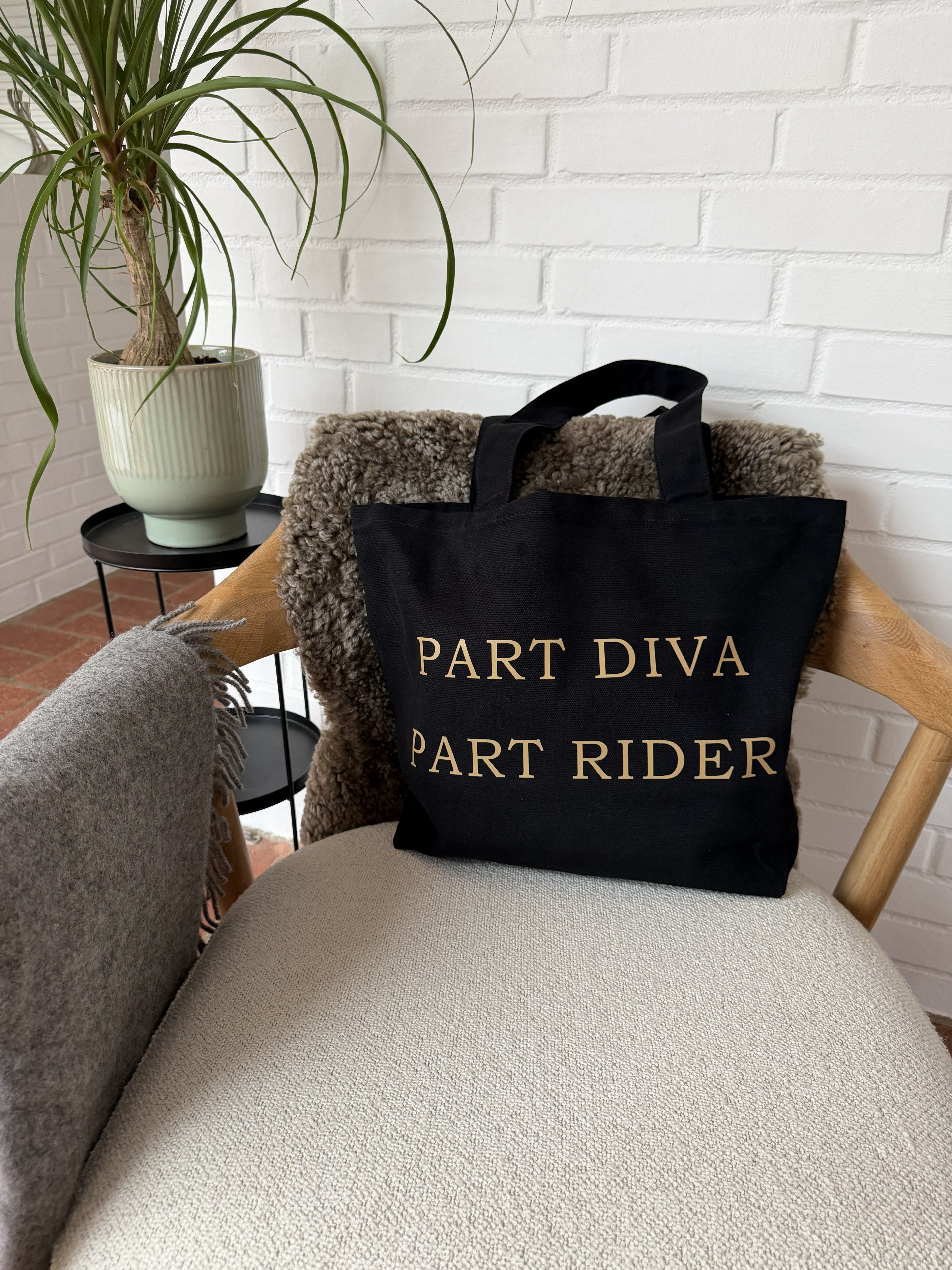 Mulepose - Part Diva, Part Rider